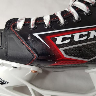 Demo CCM Jetspeed FT490 Junioru Hokeja Slidas