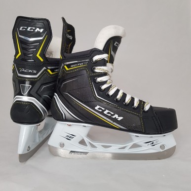 Demo CCM Tacks 9070 Junioru Hokeja Slidas