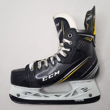 Demo CCM Super Tacks AS1 Junioru Hokeja Slidas