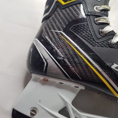 Demo CCM Super Tacks AS1 Junioru Hokeja Slidas