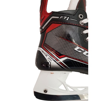 Demo CCM Jetspeed FT1 Junioru Hokeja Slidas